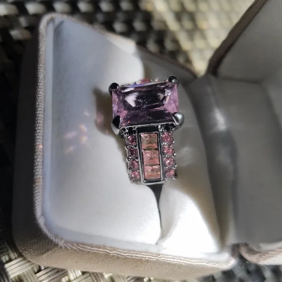 Pink Saphire Emerald cut gemstone, gunmetal ring size 6, PRICE REDUCED! - Picture 9 of 13